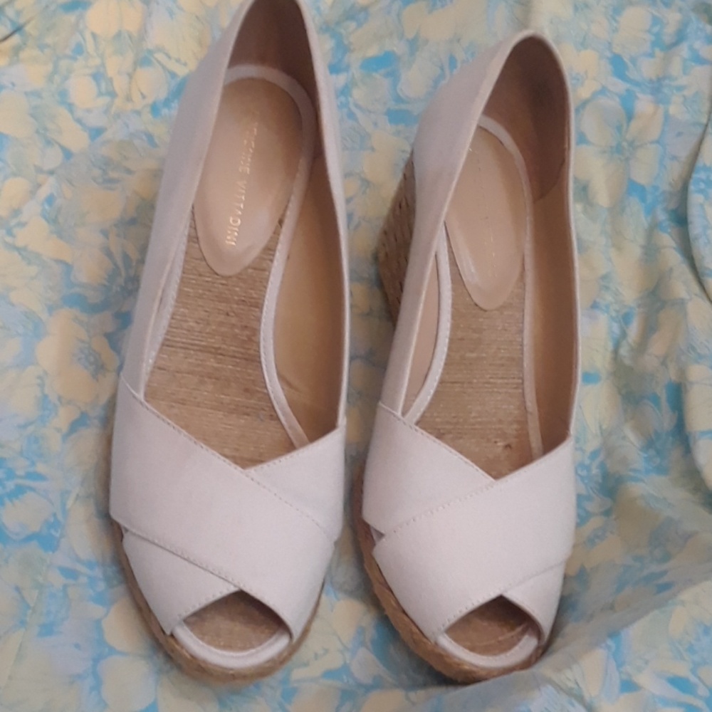 Adrienne Vittadini white wedge
